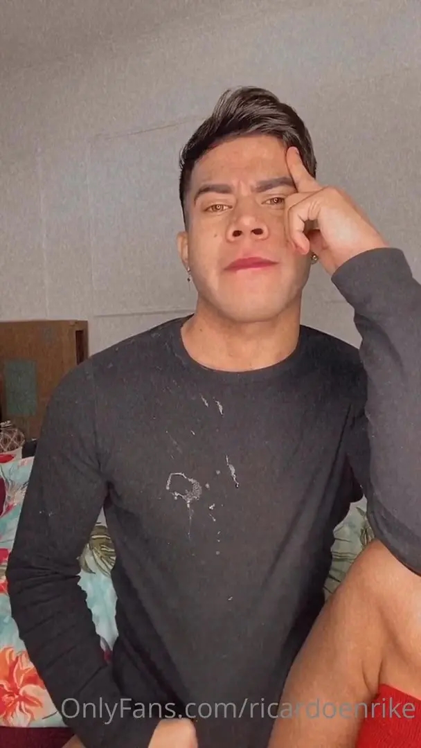 ricardoenrike is staring at you then cums all over himself