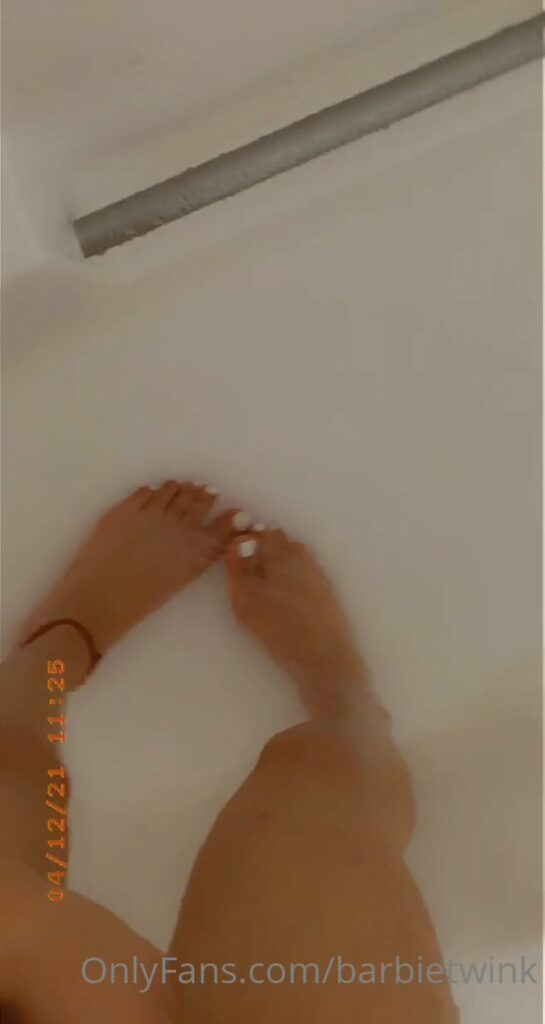 barbietwink showing his hot feet painted toenails in shower